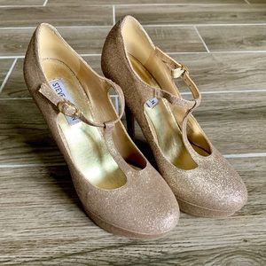Steve Madden Gold Glitter Pumps